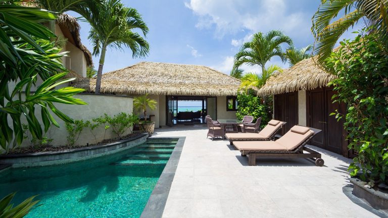 Ultimate Beachfront Villa (1 &amp; 2 Bedroom)