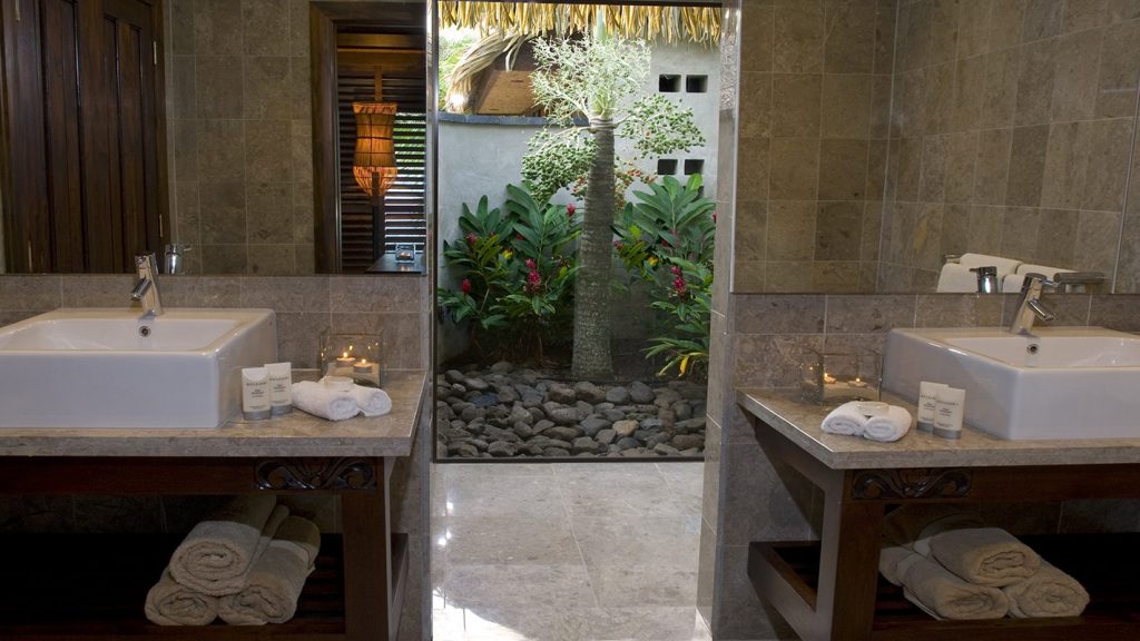 Ultimate Beachfront Villa (1 &amp; 2 Bedroom)