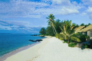 Beach and lagoon at Te Manava Luxury Villas