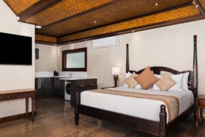 Premium Pool Villa Suite + living & Kitchen